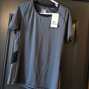 NEW Under Armour women’s T-shirt